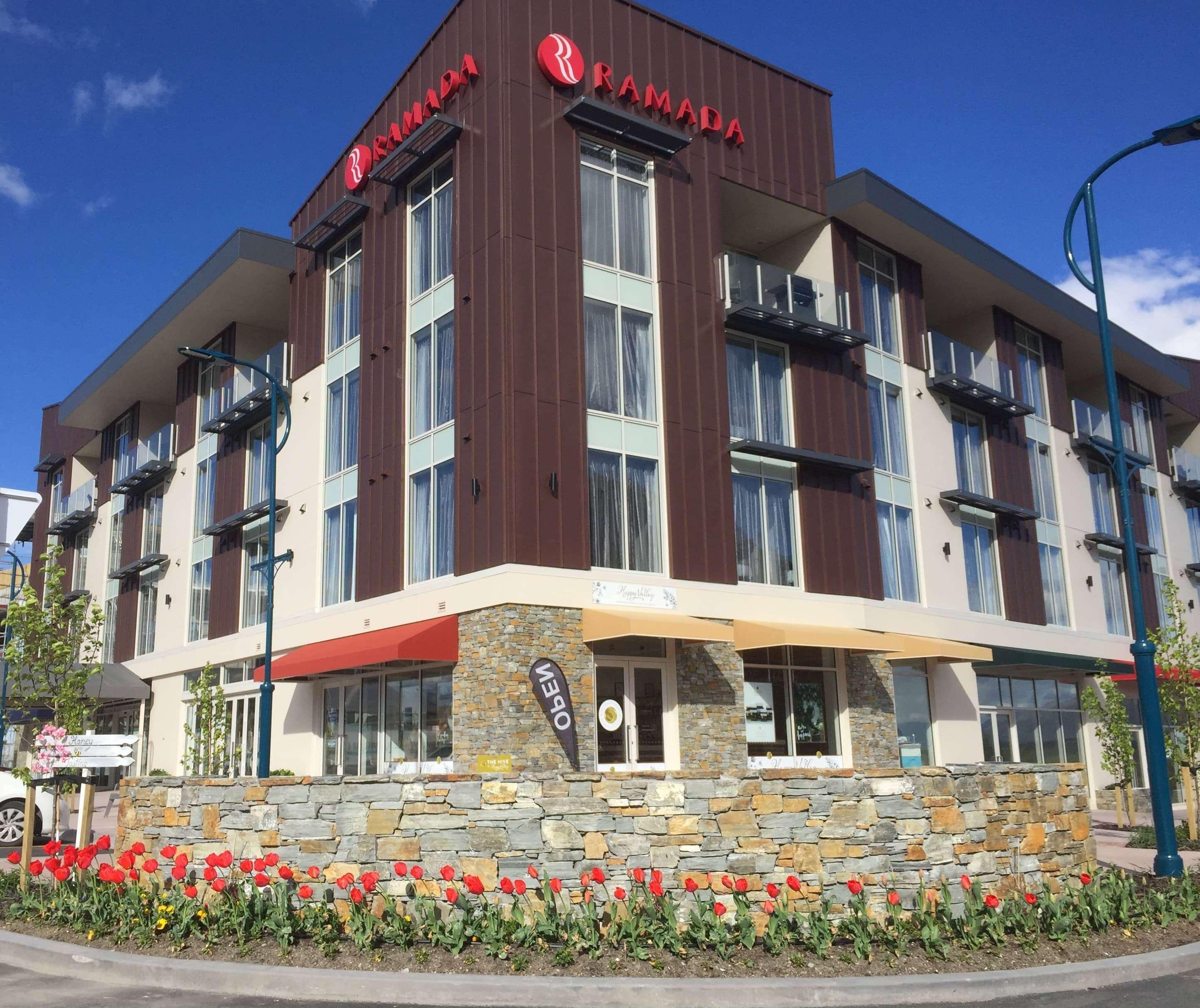 Ramada Suites By Wyndham Queenstown Remarkables Park Exterior foto