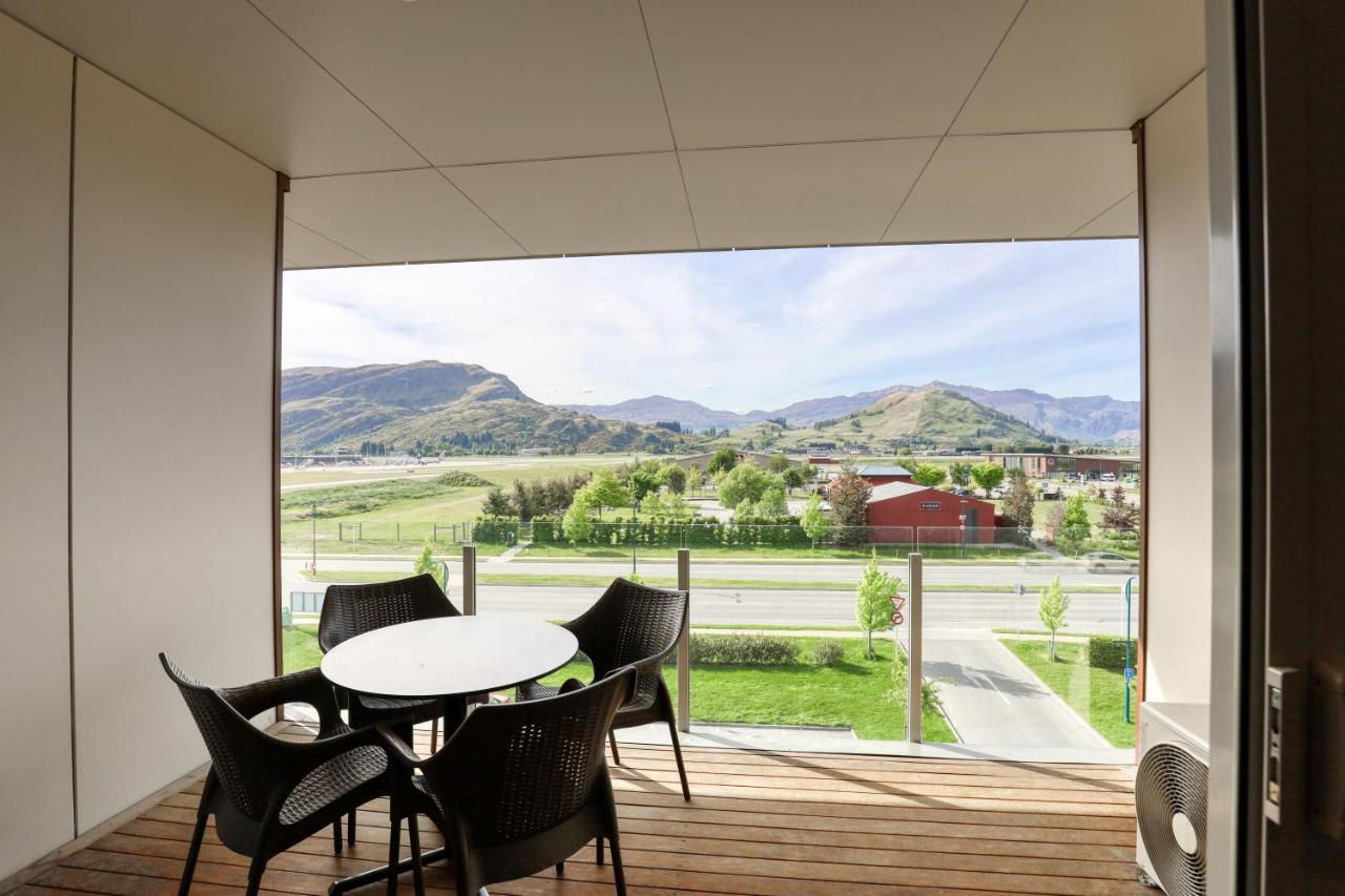 Ramada Suites By Wyndham Queenstown Remarkables Park Exterior foto