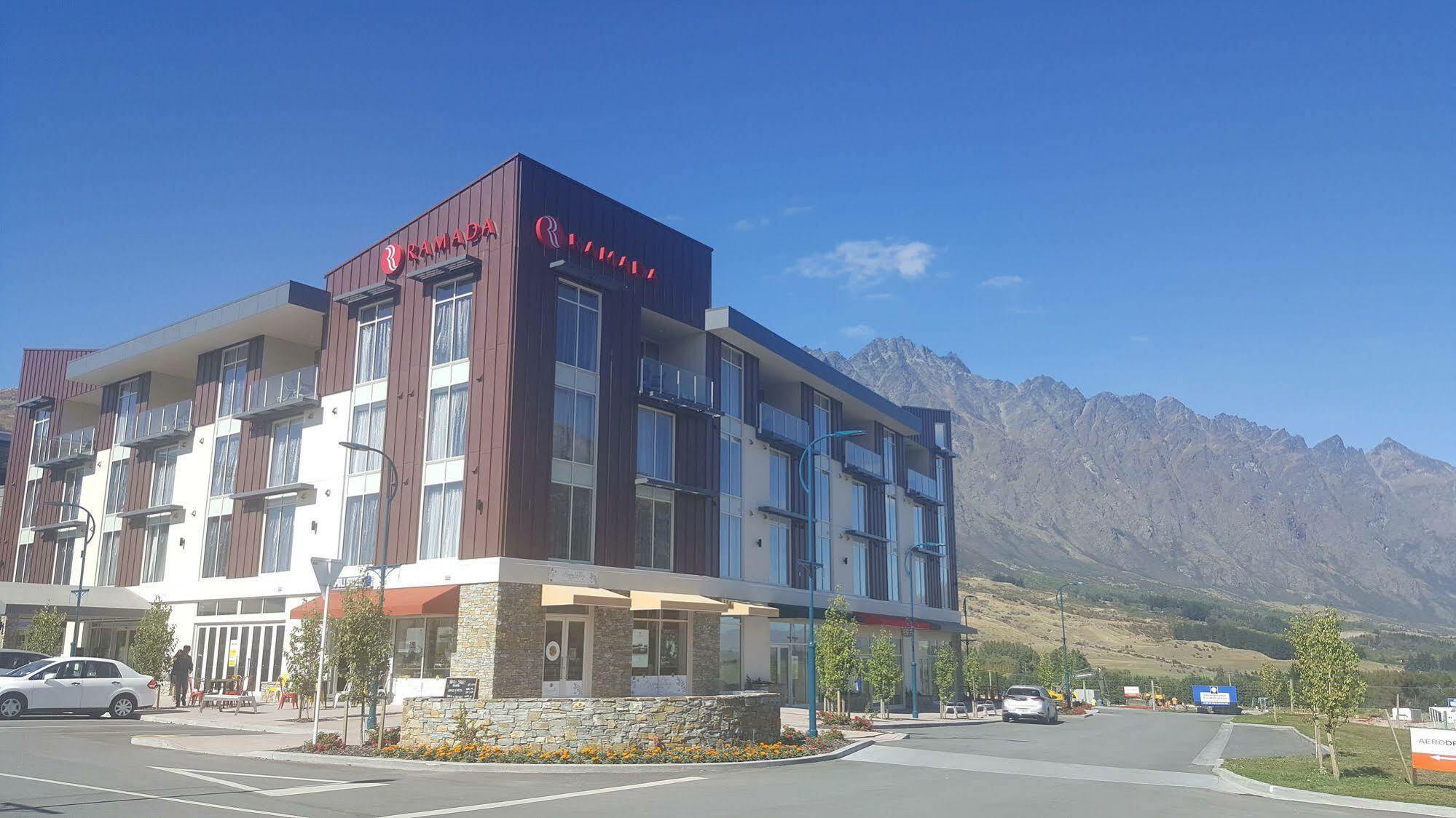 Ramada Suites By Wyndham Queenstown Remarkables Park Exterior foto